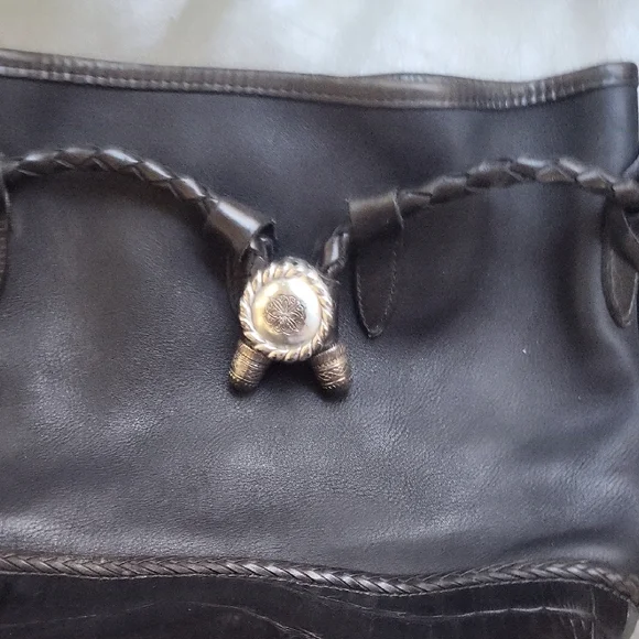 Brighton Elegant Black Leather Shoulder Bag - Picture 9 of 10